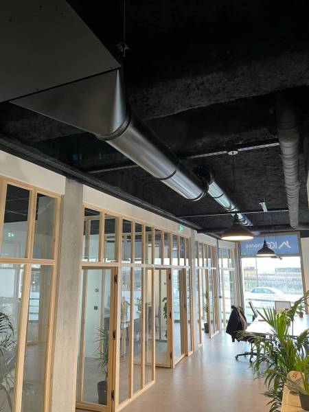 Climatisation VRV gainable avec gaine microperforee dans un Open Space à Bordeaux